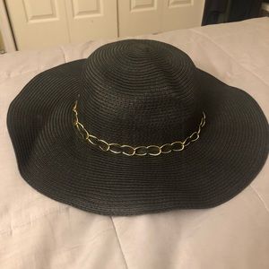 ❤️ Summer Hat w/ Gold Chain